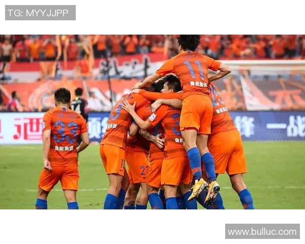 辽宁足球传奇球星回顾：从张效瑞到蒿俊闵的成长与辉煌